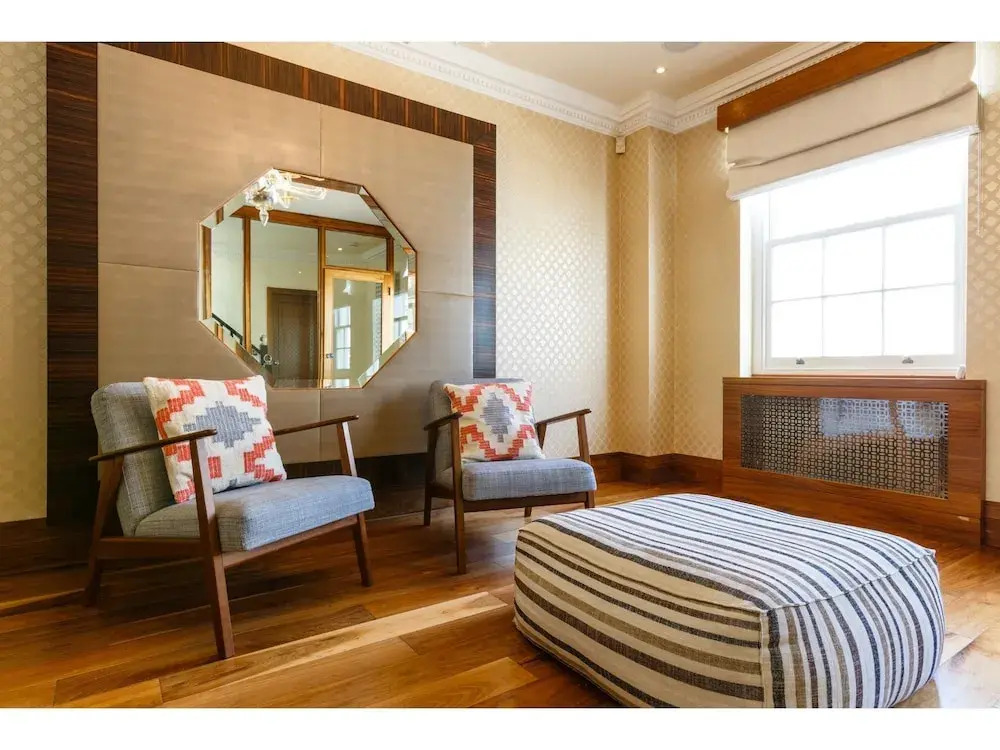 Rare and Gorgeous Hyde Park Mews House Sleeps 8