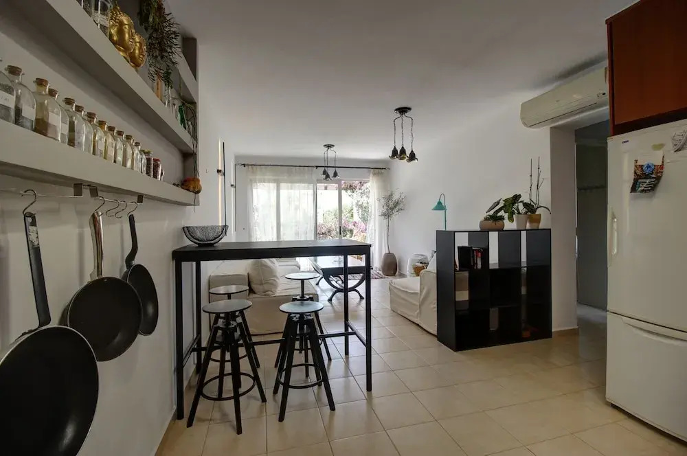 1 Bedroom Apartment on Beach Elias Upper