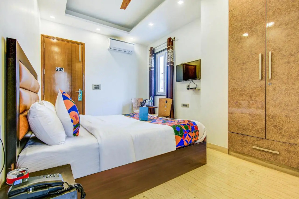 Fabhotel Floyd