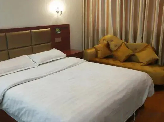 Mengcheng Jiayue Hotel