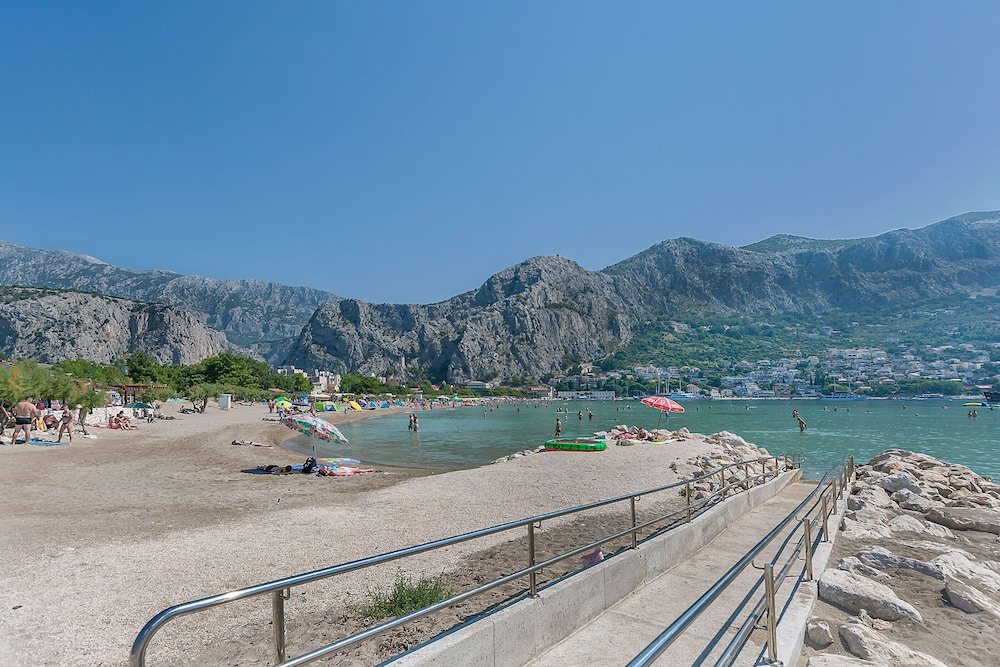 Apartments Jugo i bura