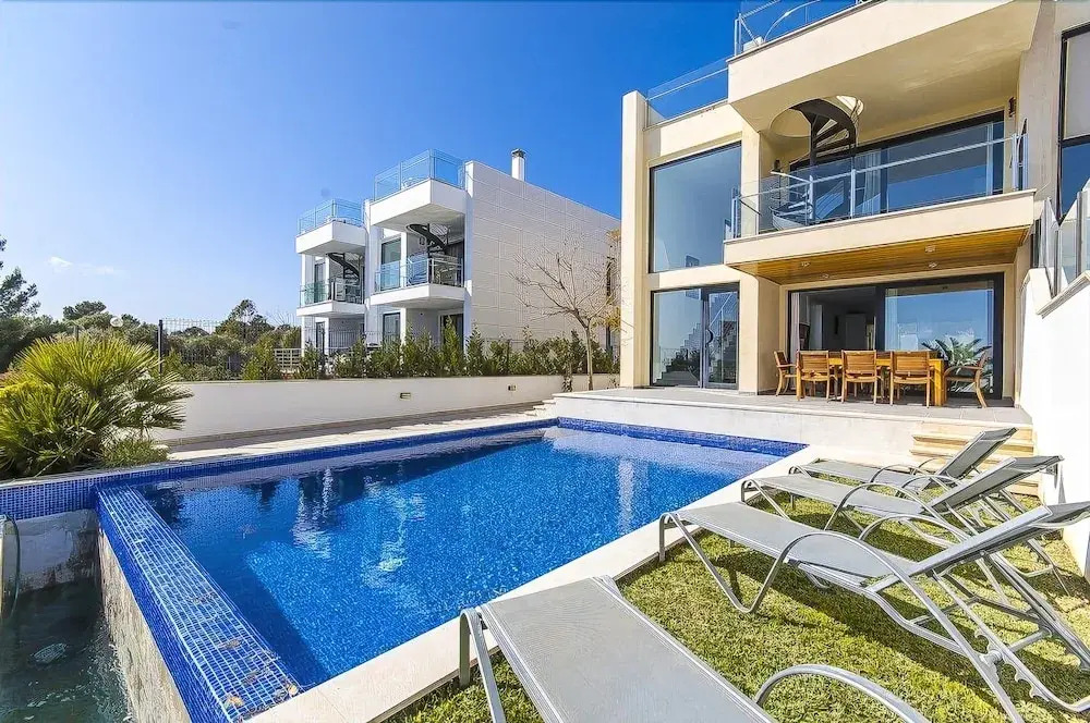 Villa Aqua