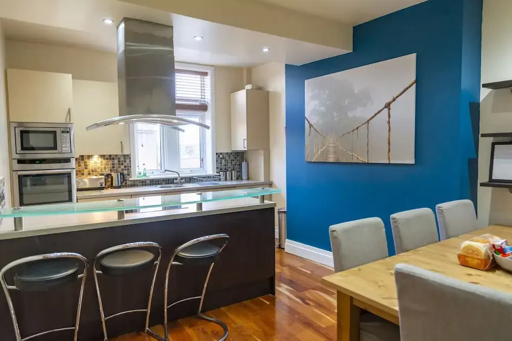 Whitefield Charm Cozy 2 Bedroom Apartment Sleeps 8