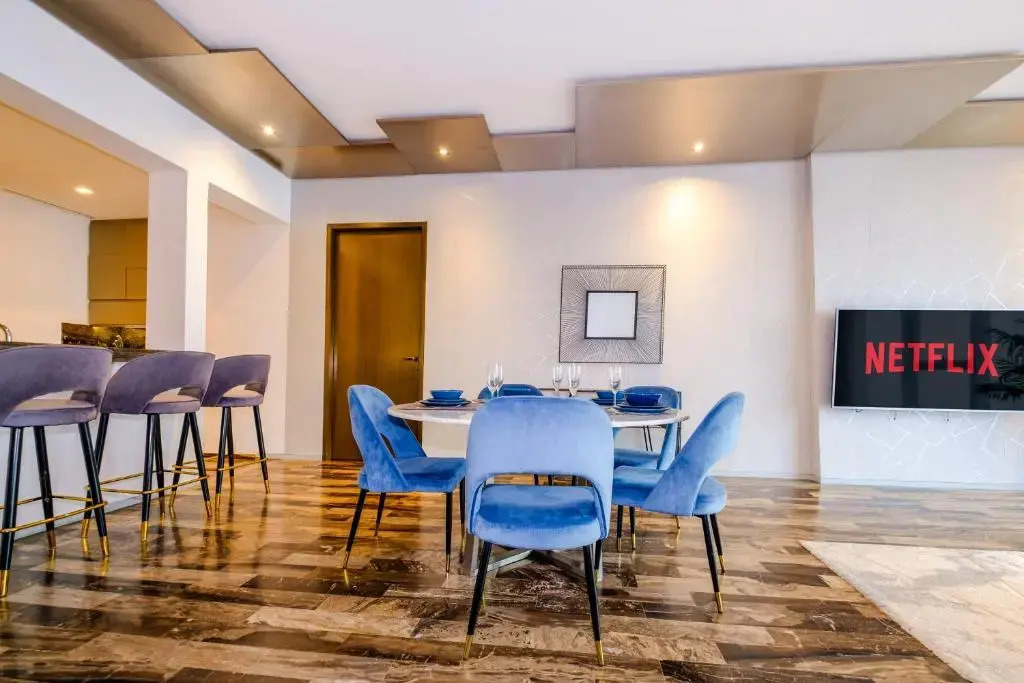 LUX - Lavish Suite with Full Palm Jumeirah View 1