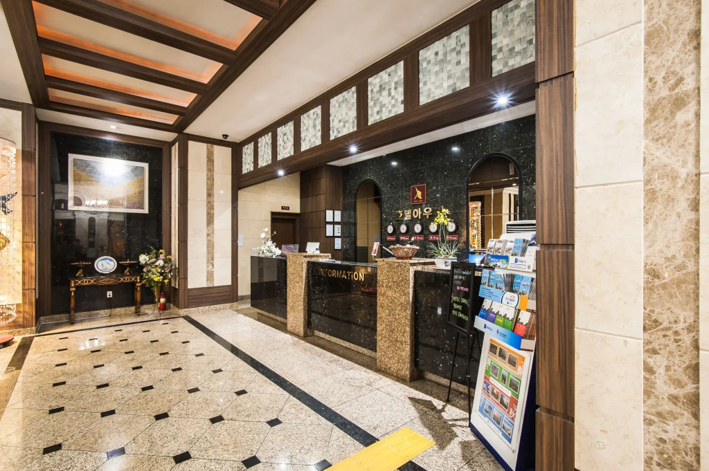 Aura Tourist Hotel