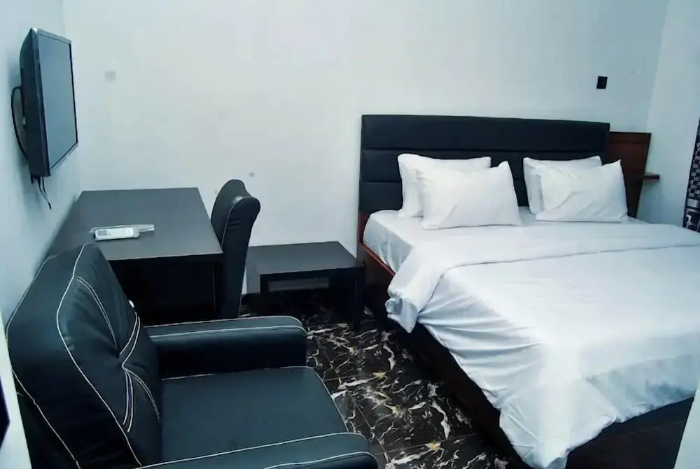 Alice Suites