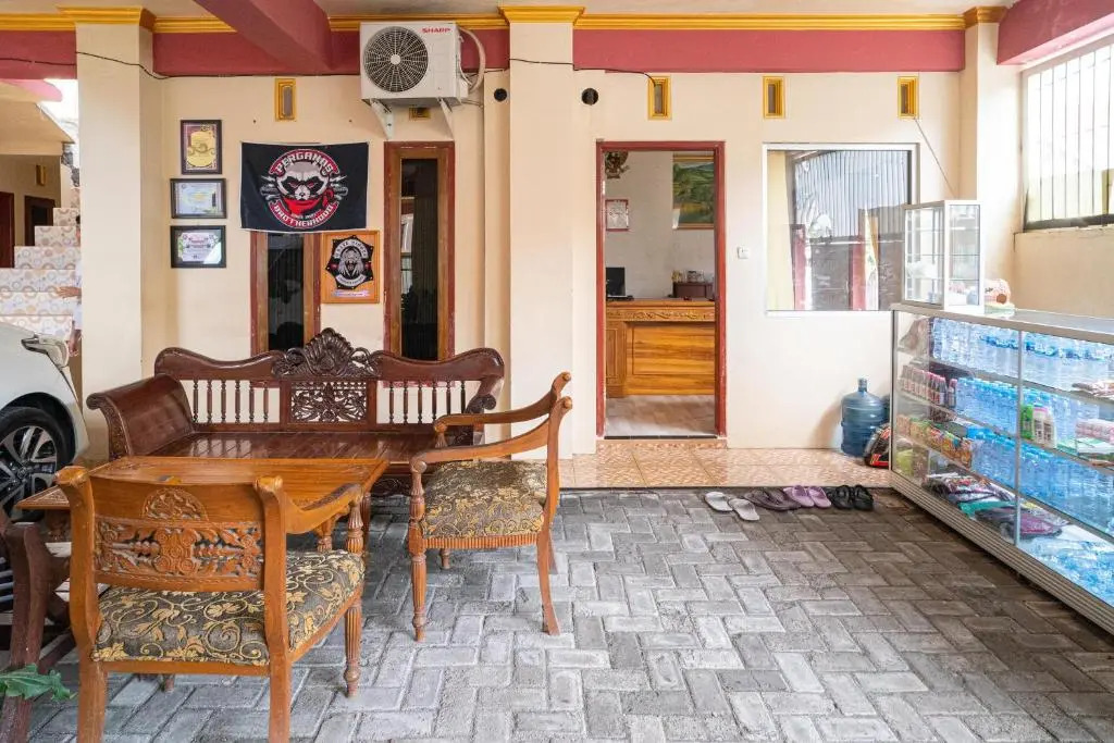 Hotel O D&a Guesthouse Syariah And Rent Car