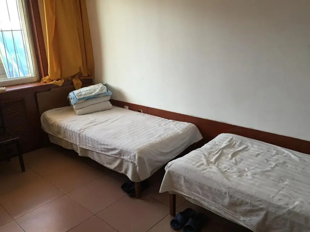 Baotou Qimao Inn