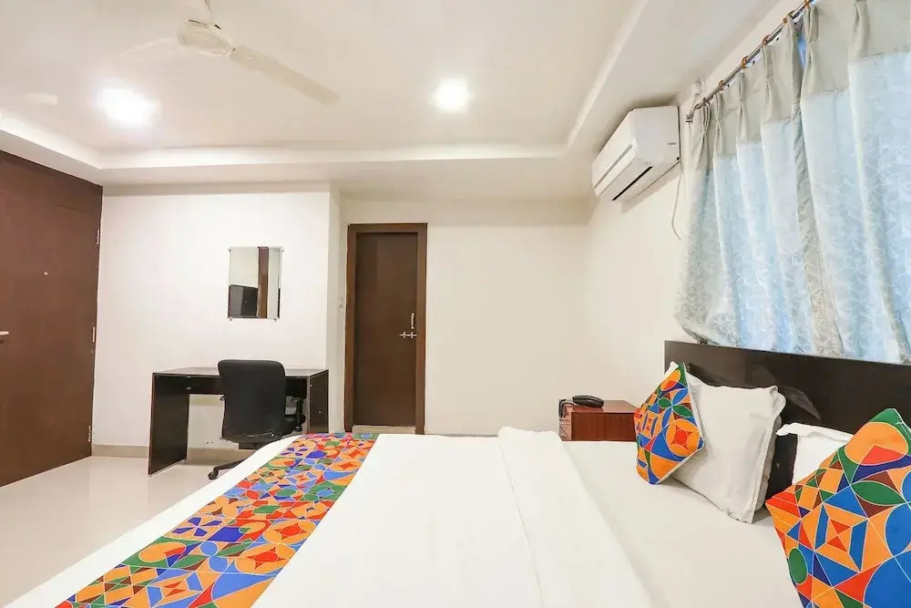 OYO Flagship 69518 Blue Dawn Dlf