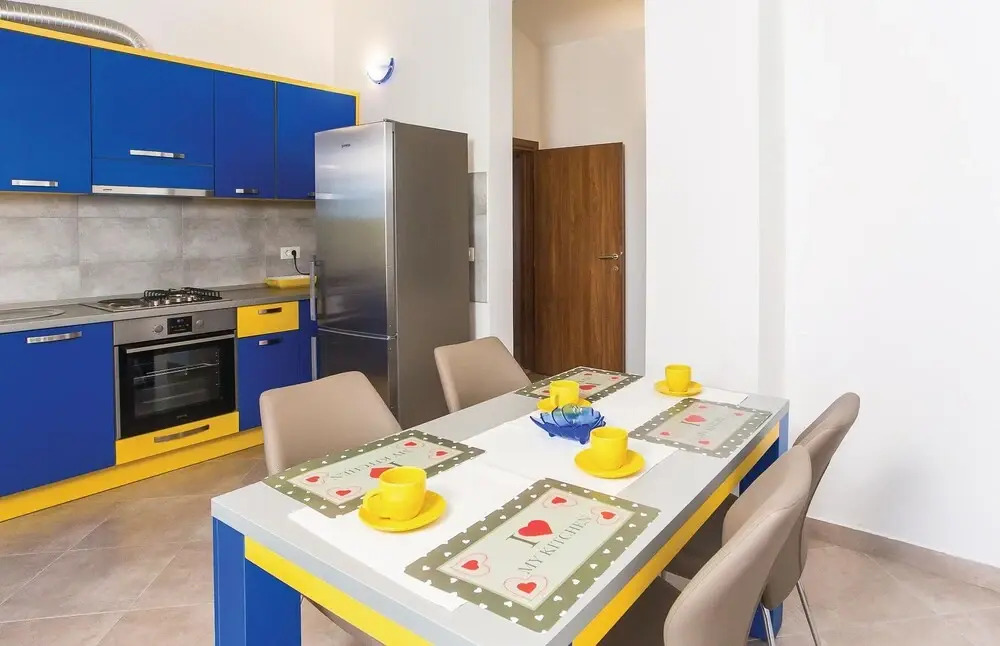 Nice Apartment in Makarska With 1 Bedrooms and Wifi