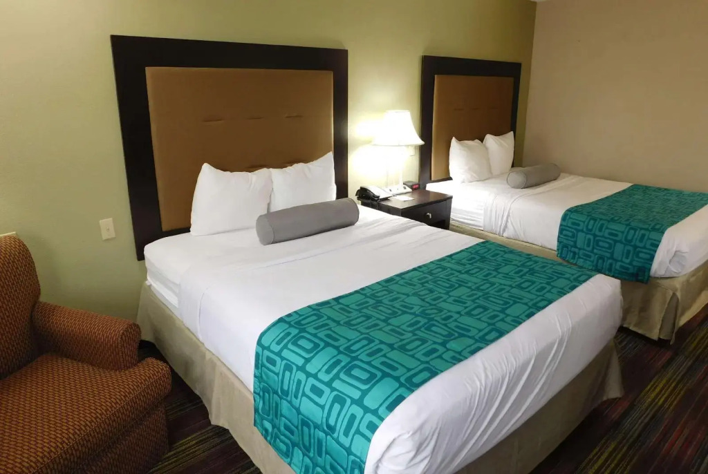 Baymont By Wyndham Kearney