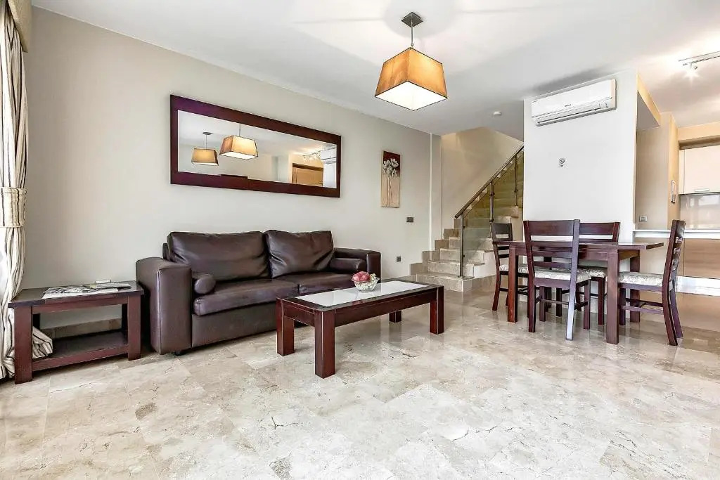 Townhouse 2 bedrooms on the first line
