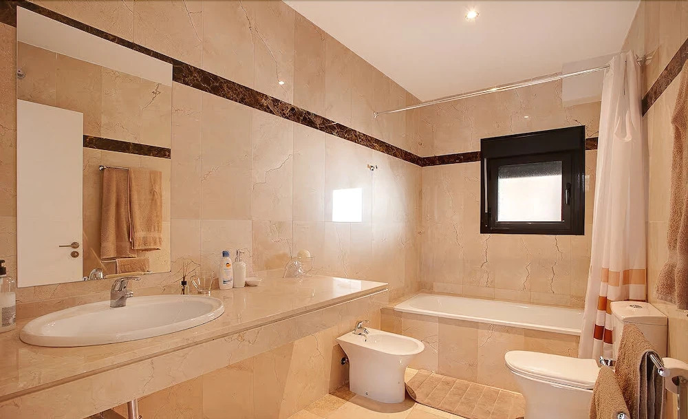 Two Bedrooms Apartment with Sea View