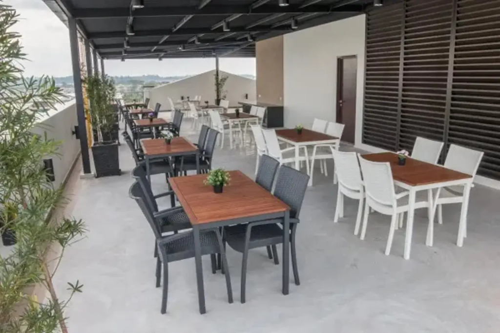 Redpine Boutique Hotel