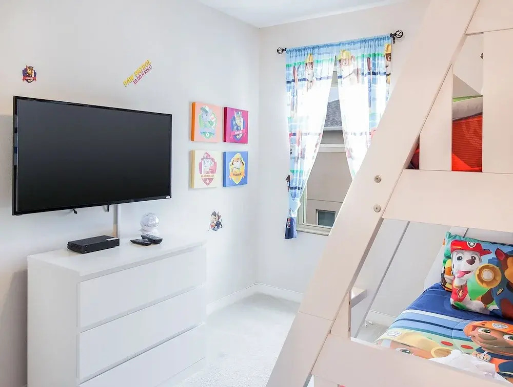 Spacious 4B Family-friendly Townhome Near Disney!