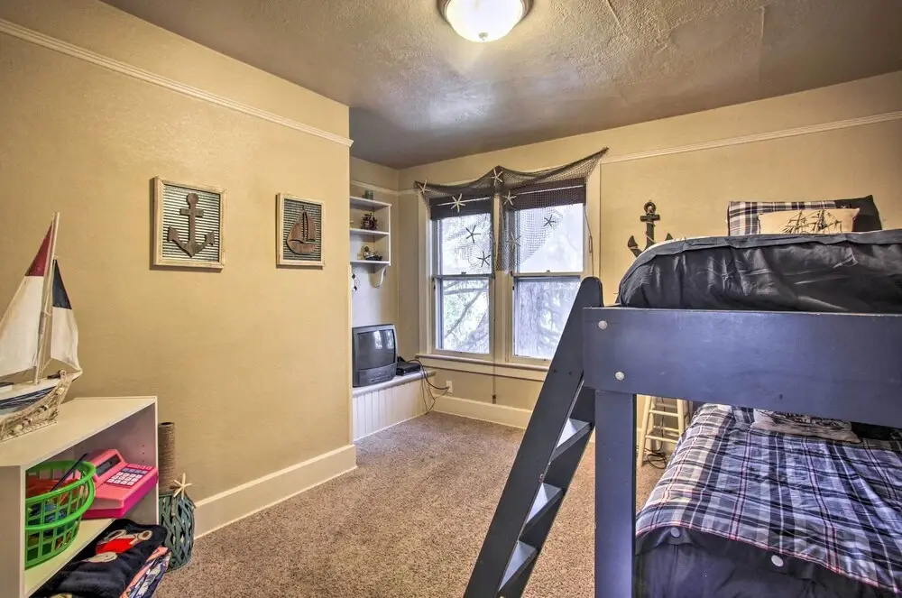 Charming Downtown Coeur D'alene Home With Yard!