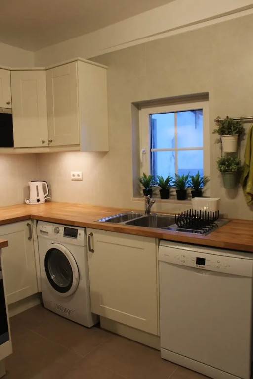 Stylish Lisbon Apartment in Alfama w/ Heating