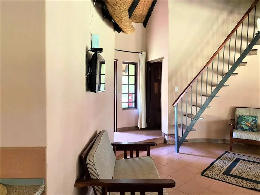 Family Lodge in Natural African Bush - 2113
