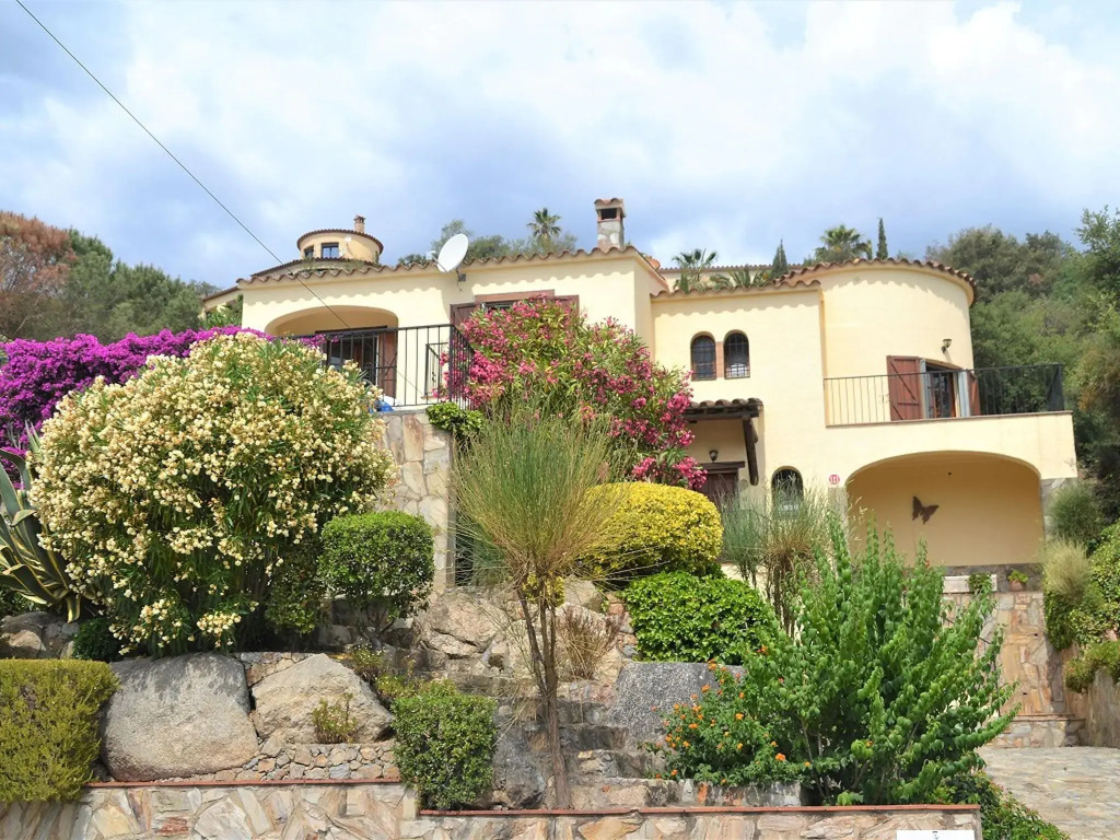 Beautiful holiday home in Calonge with private pool