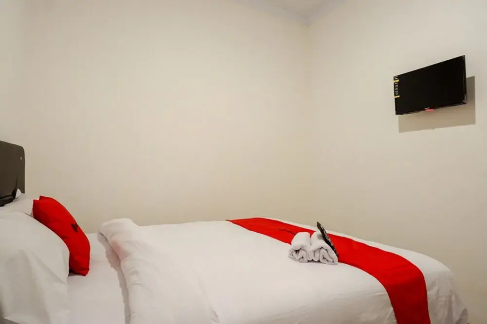 Rumah Indah Eksekutif Home Stay by RedDoorz