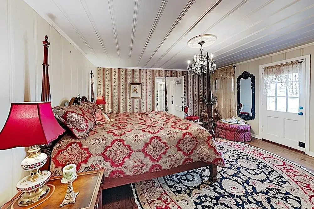 Elegant Updated W/ Pond On 20 Acres 4 Bedroom Home