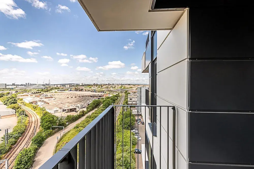 Sky-high Apartment With Modern Decor