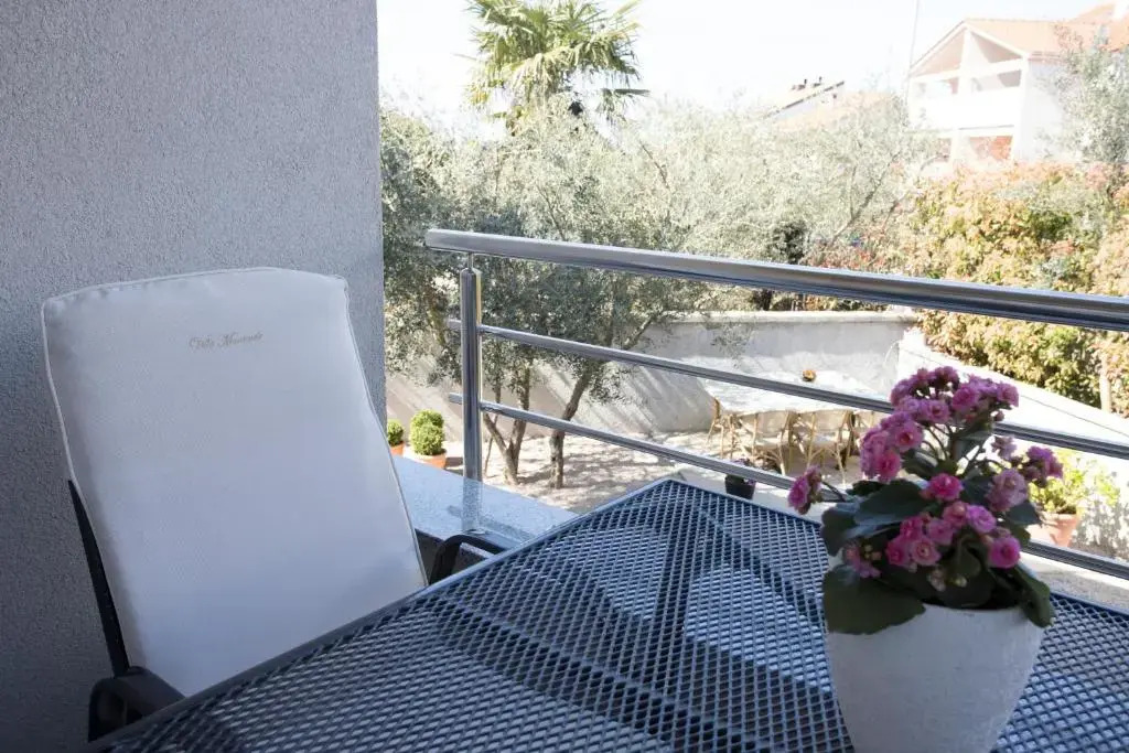 Apartments Villa Mantinela