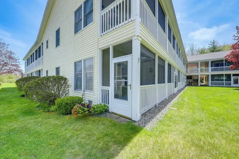 2 Mi to Drakes Island Beach: Condo w/ Indoor Pool!