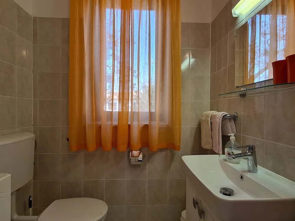 Apartment 743