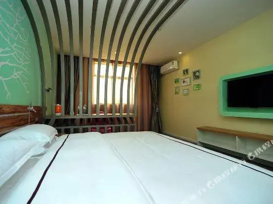 Yunzhishang Theme Hotel (Kunming Nanya Style First City Guangfu Road Branch)