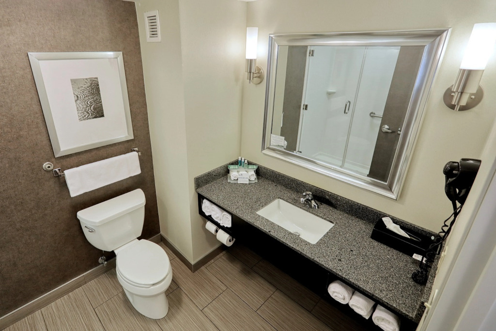 Holiday Inn Express Hotel & Suites Batavia -