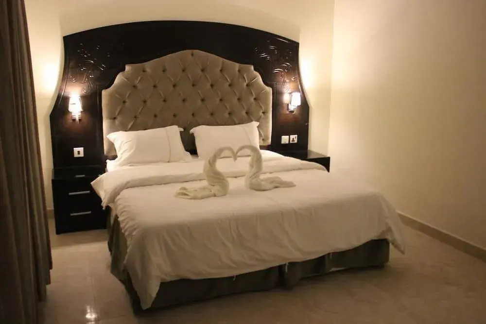 Grand Plaza Hotel Suites