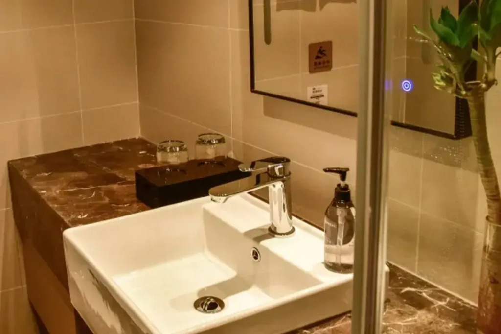 Homeinn Selected Hotel (Longkou Huanhai Middle Road Government Square)