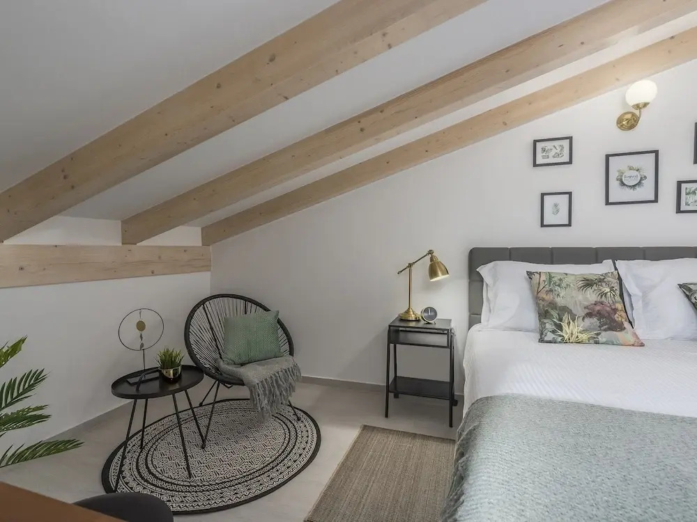A Beautiful Spacious Apartment for 4 Persons Near the Beach in Rovinj