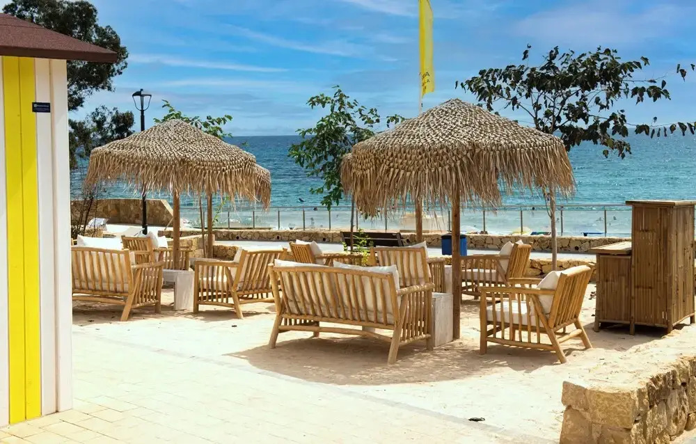 4bed Villa Sleeps 8- Pool, Garden, Bbq, Near Beach