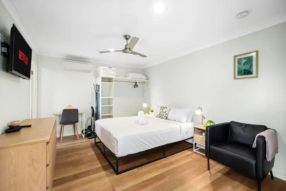 Smart Suites Self Check-in Apartments - 144 Dixon