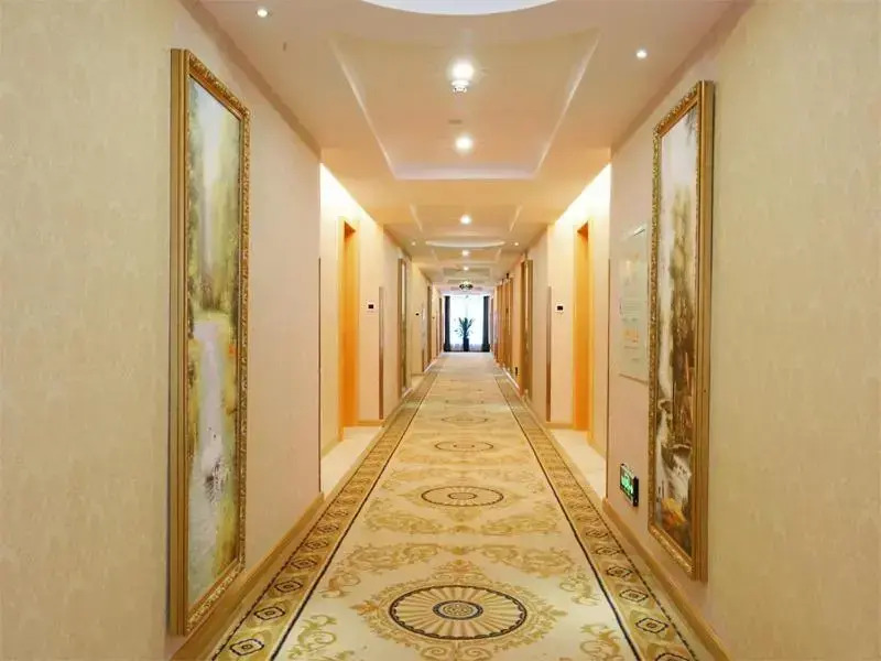 Vienna Hotel (Yongzhou District Government Square)