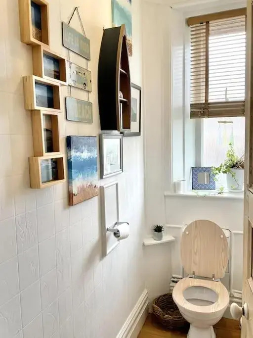 Unique 2-bedroom Coastal Town Retreat