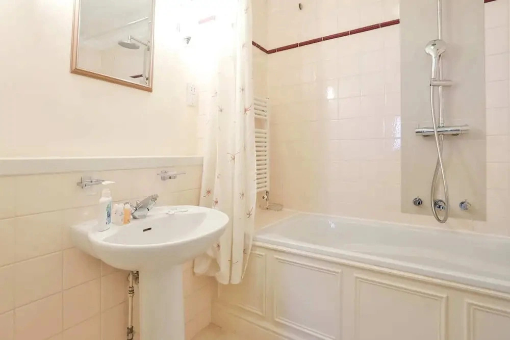Spacious House in Marylebone [VR]