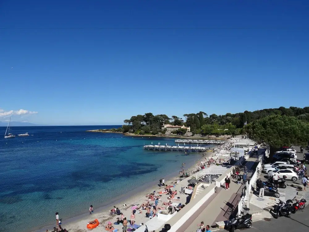 Waterfront Apartment Cap d'Antibes