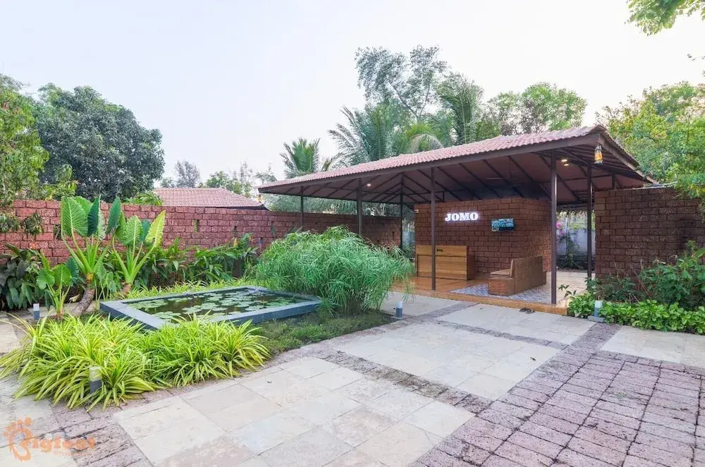 Jomo Resort