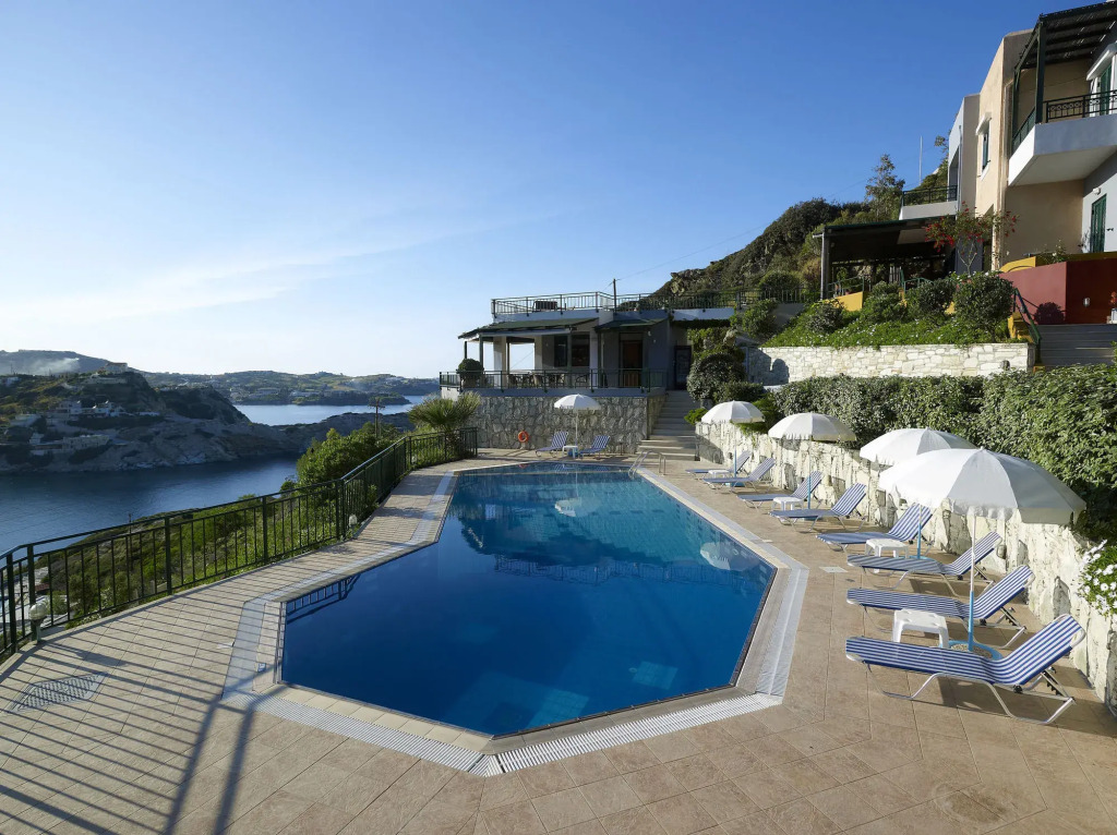 Erivolos Studios & Apartments