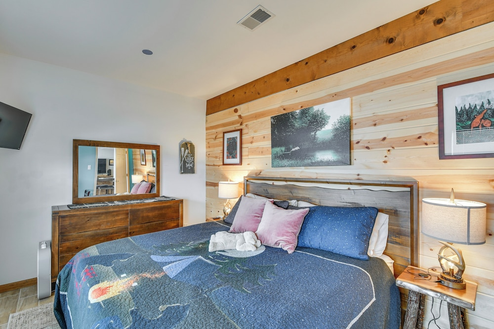 Luxe Hideaway on Houghton Lake: Families Welcome!