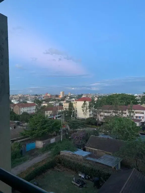 Peaceful and Lovely 1 bedroom with a city view.