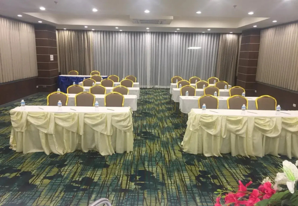 Mayflower Grand Hotel Korat