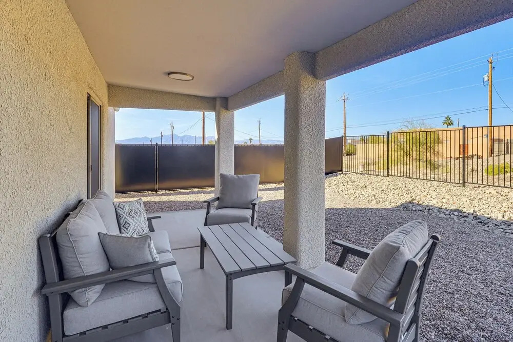 4 Mi to Lake Havasu State Park! Retreat w/ Hot Tub