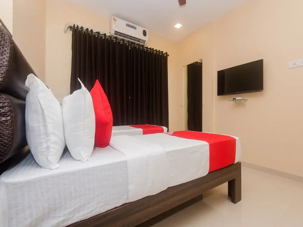 OYO 18309 Livinn Apartments