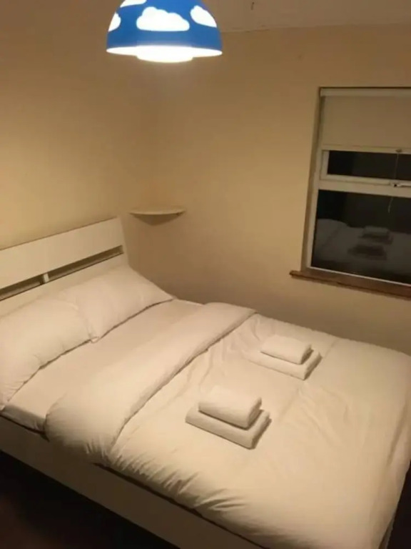 3 Bedroom House With Free Parking