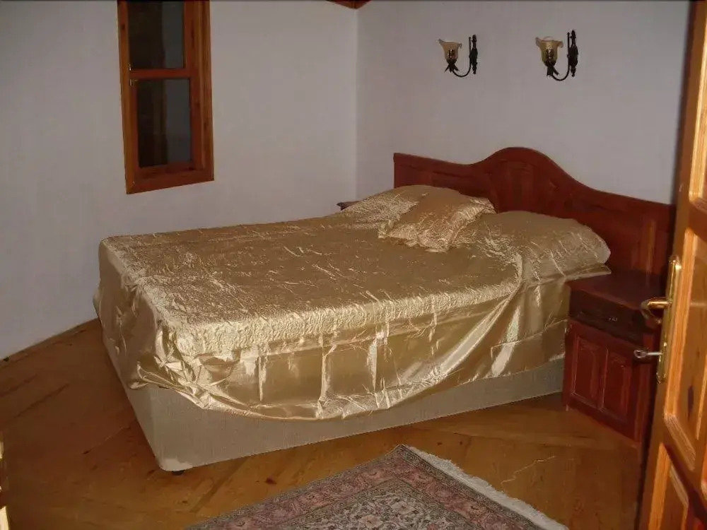 Dort Mevsim Evi