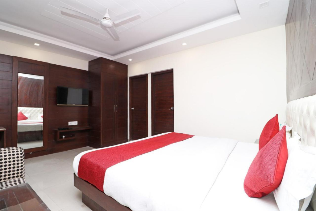 OYO 1679 Value Hotel